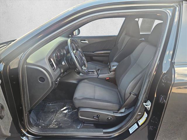 Used 2016 Dodge Charger SXT w/ Blacktop Package RWD image 16