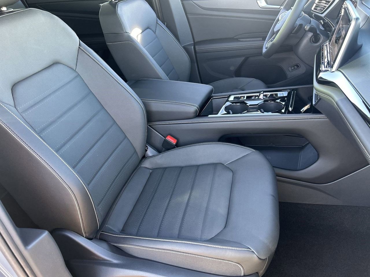 New 2026 Volkswagen Atlas Cross Sport SEL R-Line image 7