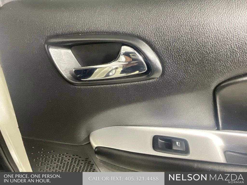 Used 2018 Dodge Journey SXT FWD image 23