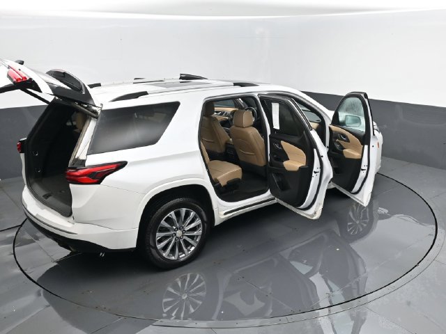 Used 2023 Chevrolet Traverse Premier AWD/4WD image 32