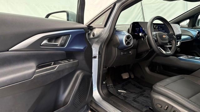 Used 2024 Chevrolet Equinox EV LT FWD image 32