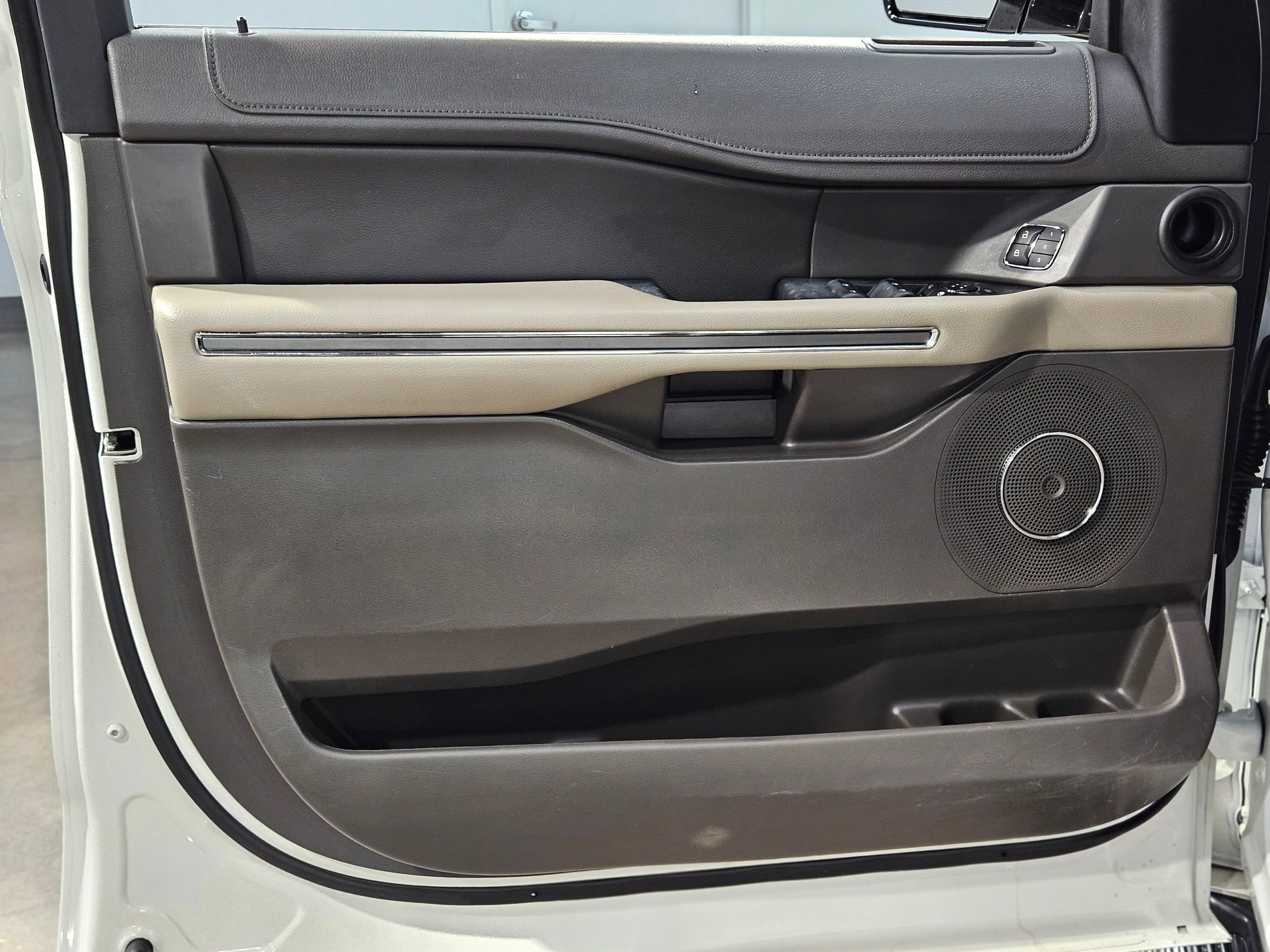 Used 2021 Ford Expedition Max XLT image 20