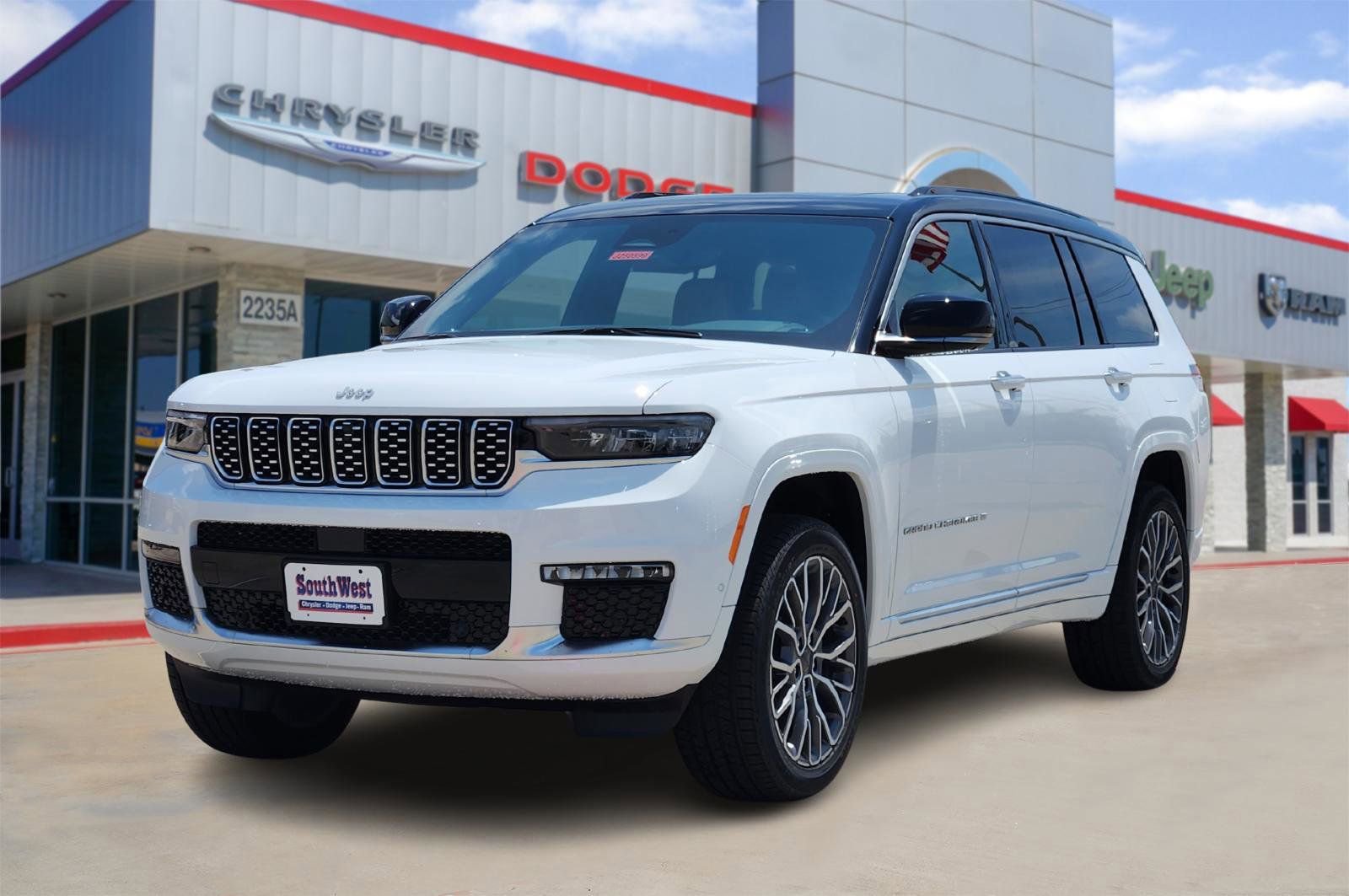New 2025 Jeep Grand Cherokee L Summit AWD/4WD image 2