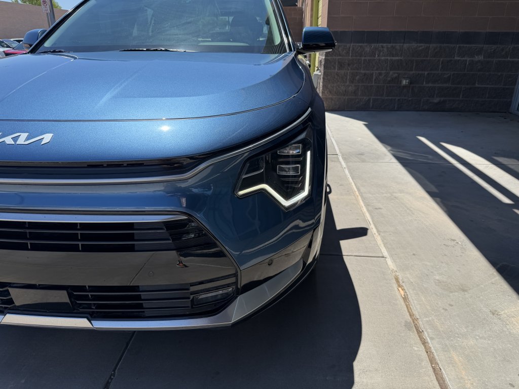 Used 2024 Kia Niro SX Touring FWD image 11