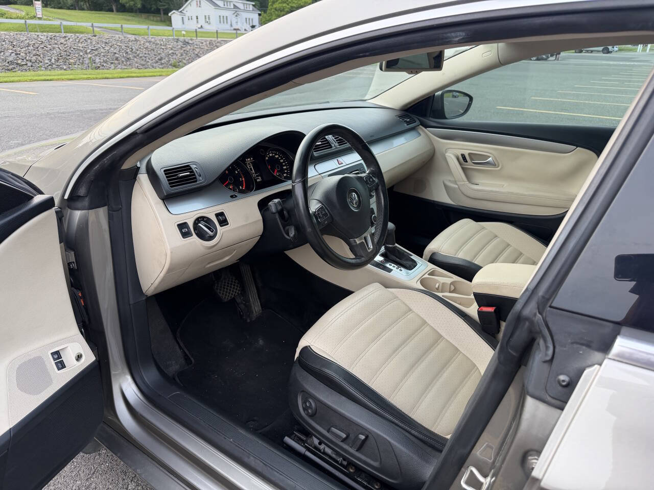 Used 2009 Volkswagen CC Sport FWD image 9