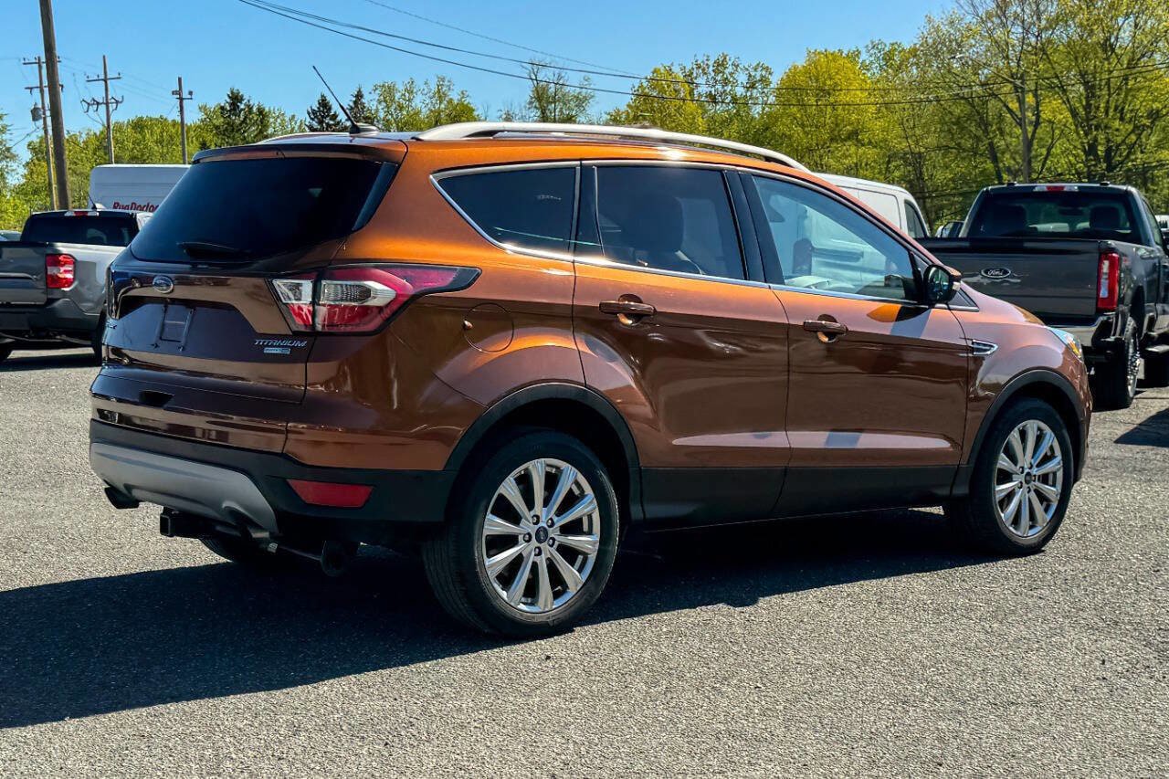 Used 2017 Ford Escape Titanium w/ Equipment Group 301A AWD/4WD image 3
