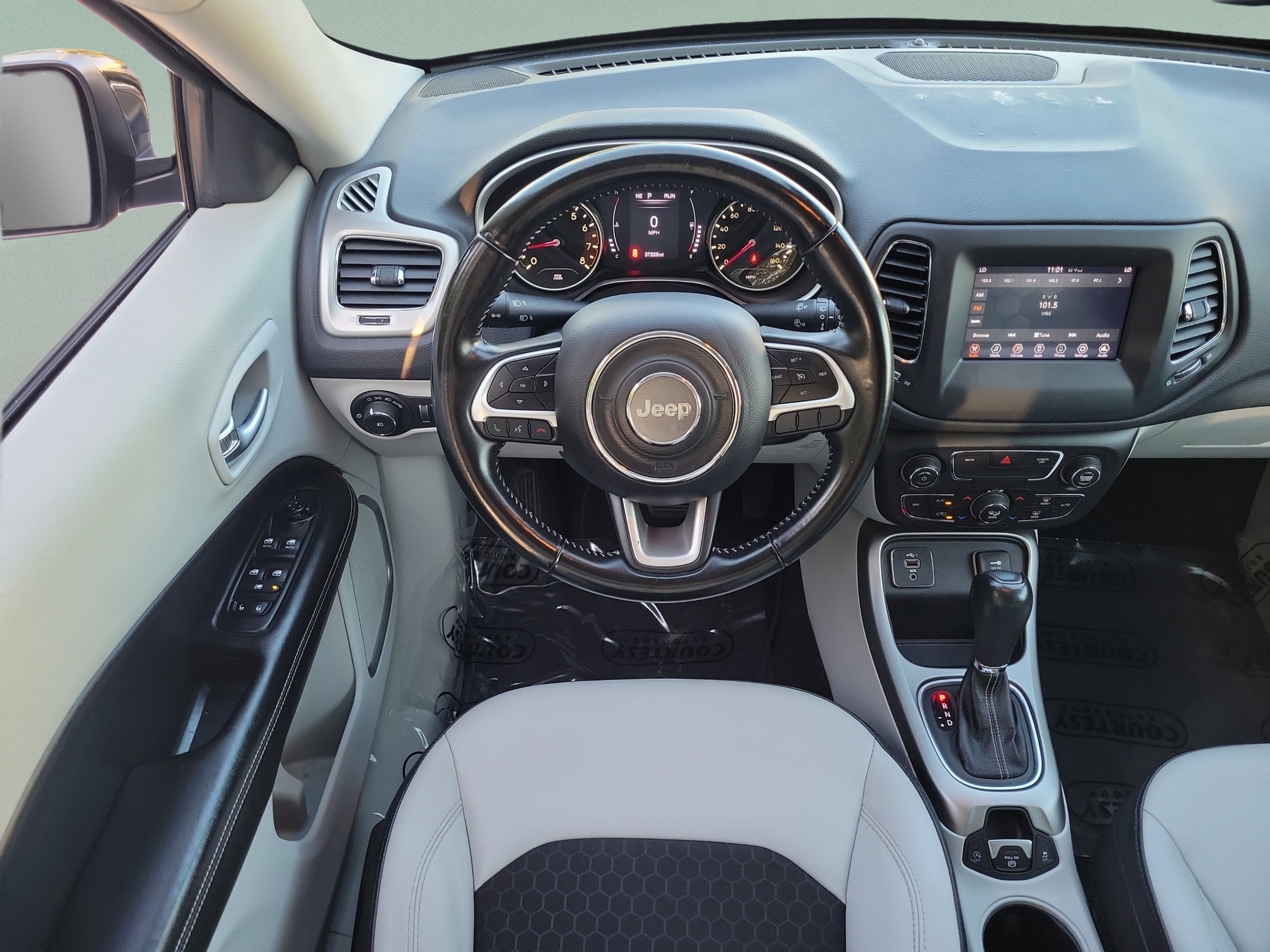 Used 2021 Jeep Compass Latitude FWD image 9