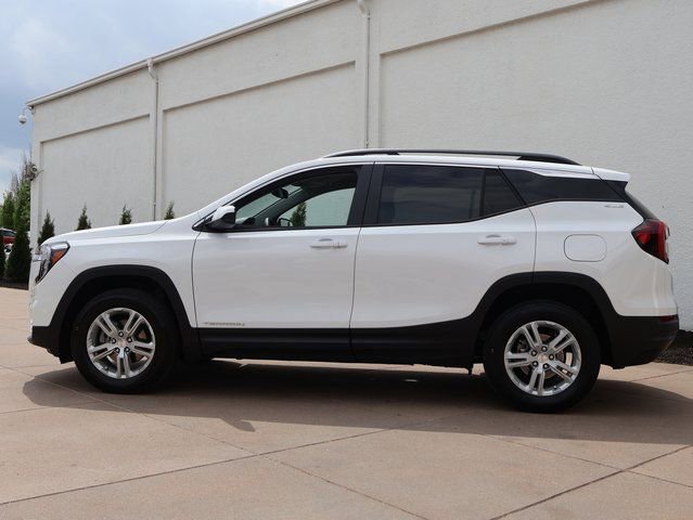 Used 2024 GMC Terrain SLE w/ Driver Convenience Package AWD/4WD image 3