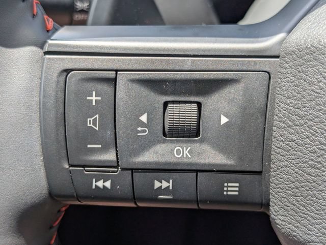 Used 2025 Nissan Rogue SV AWD/4WD image 19