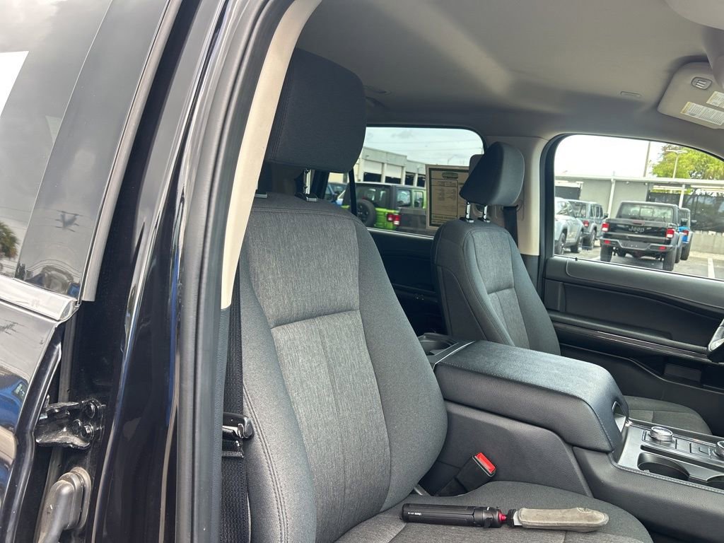 Used 2024 Ford Expedition XLT image 21