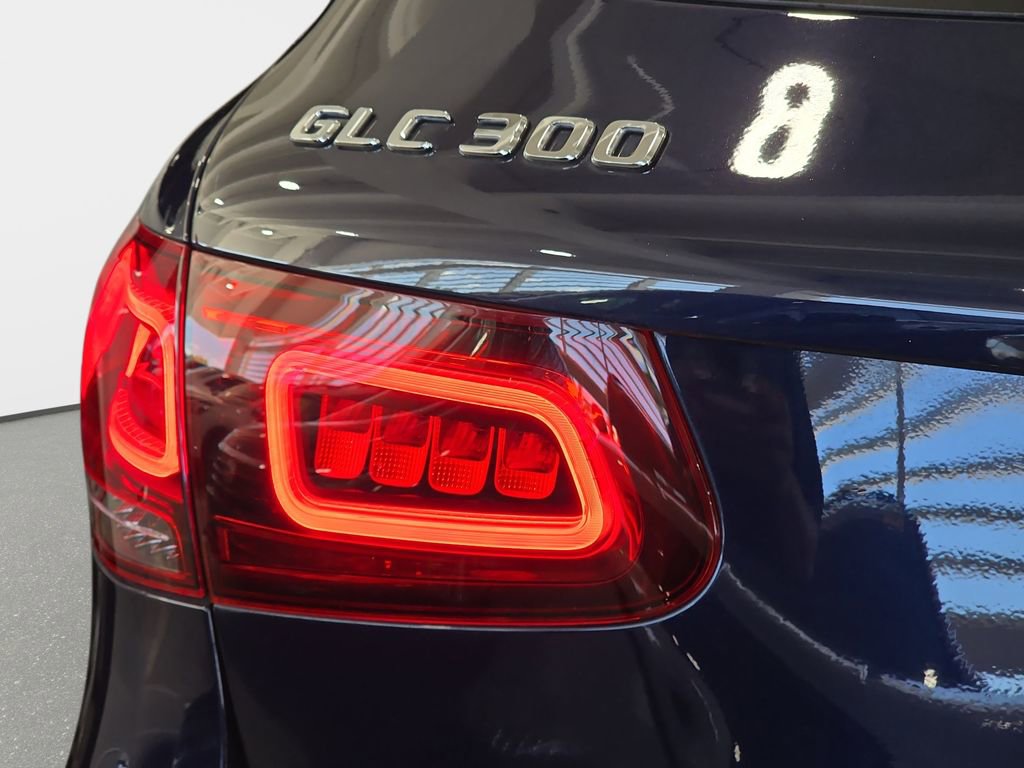 Used 2022 Mercedes-Benz GLC 300 4MATIC image 29