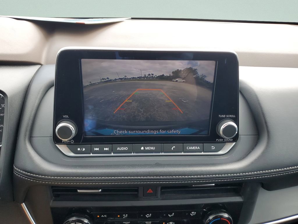 Used 2023 Nissan Rogue S image 17