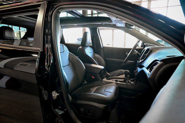 Used 2022 Jeep Cherokee Limited w/ Mopar Interior Package image 28