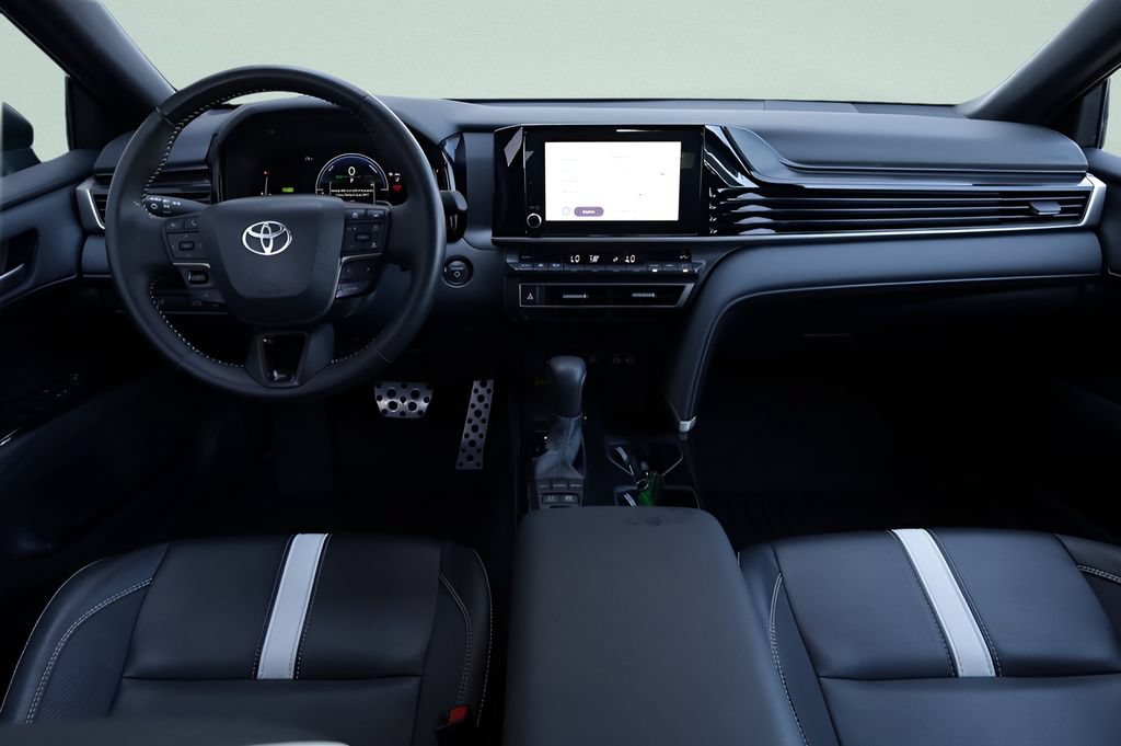 Used 2025 Toyota Camry SE FWD image 29