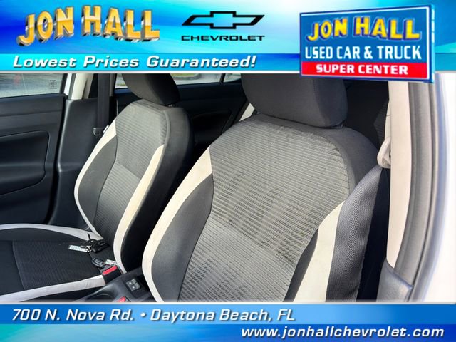 Used 2022 Nissan Versa SV FWD image 19
