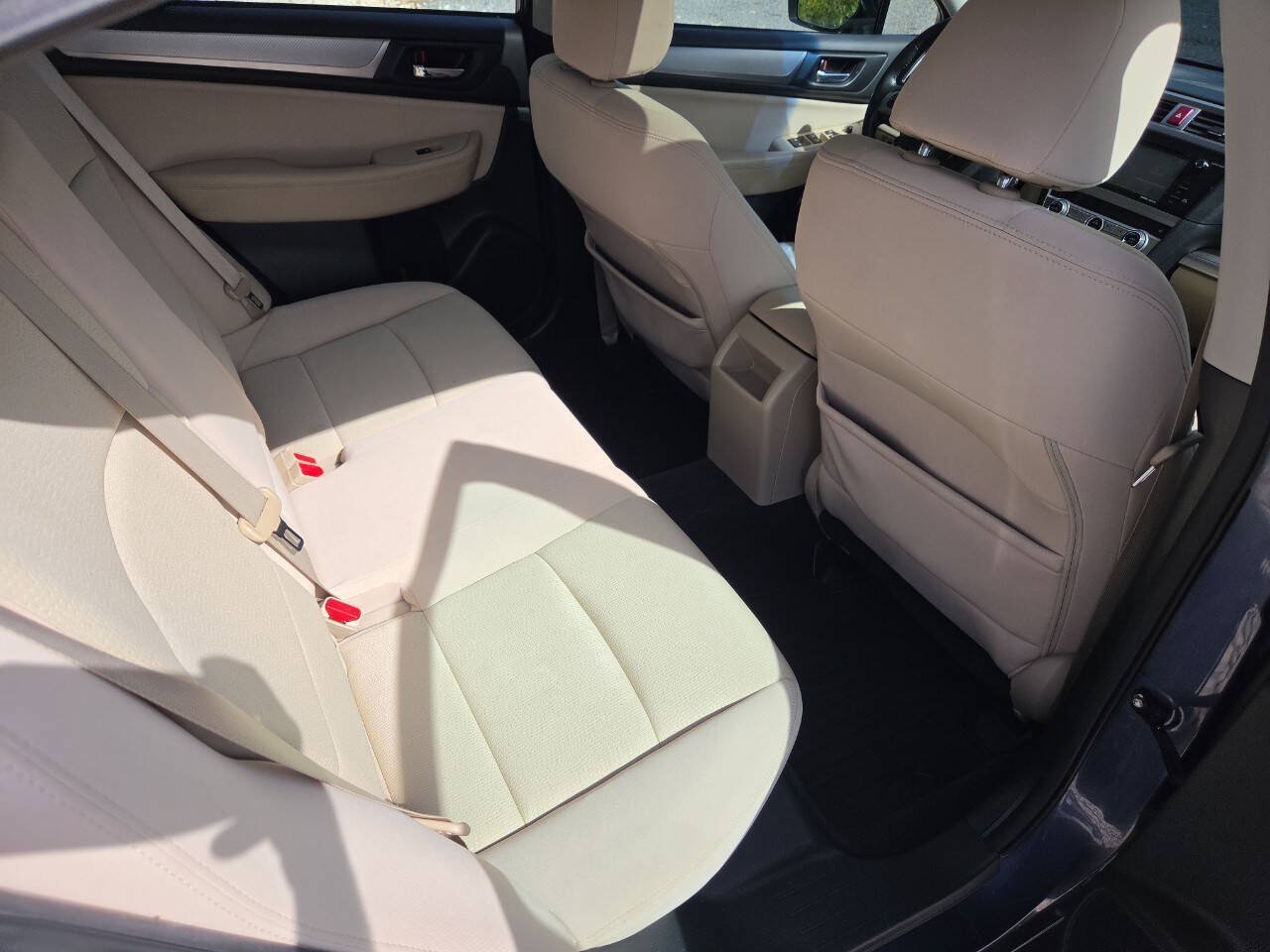Used 2015 Subaru Legacy 2.5i Premium w/ Moonroof Package AWD/4WD image 23