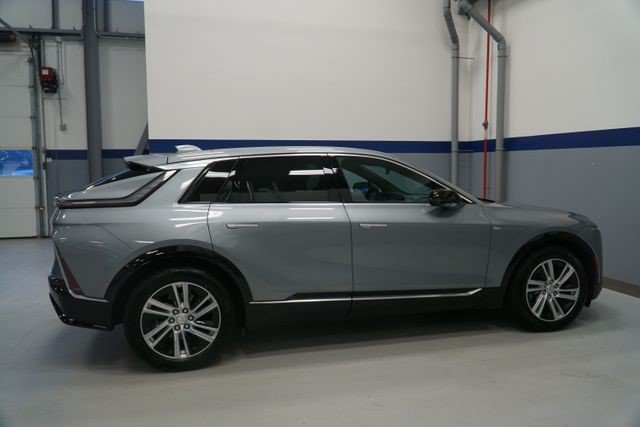 Certified 2024 Cadillac Lyriq Tech w/ Driver Assist Package AWD/4WD image 8