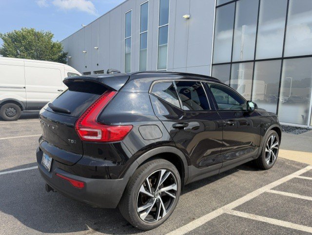 Used 2021 Volvo XC40 T5 R-Design w/ Climate Package AWD/4WD image 7