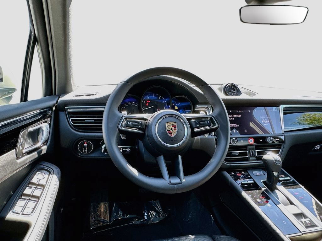 New 2026 Porsche Macan AWD/4WD image 25