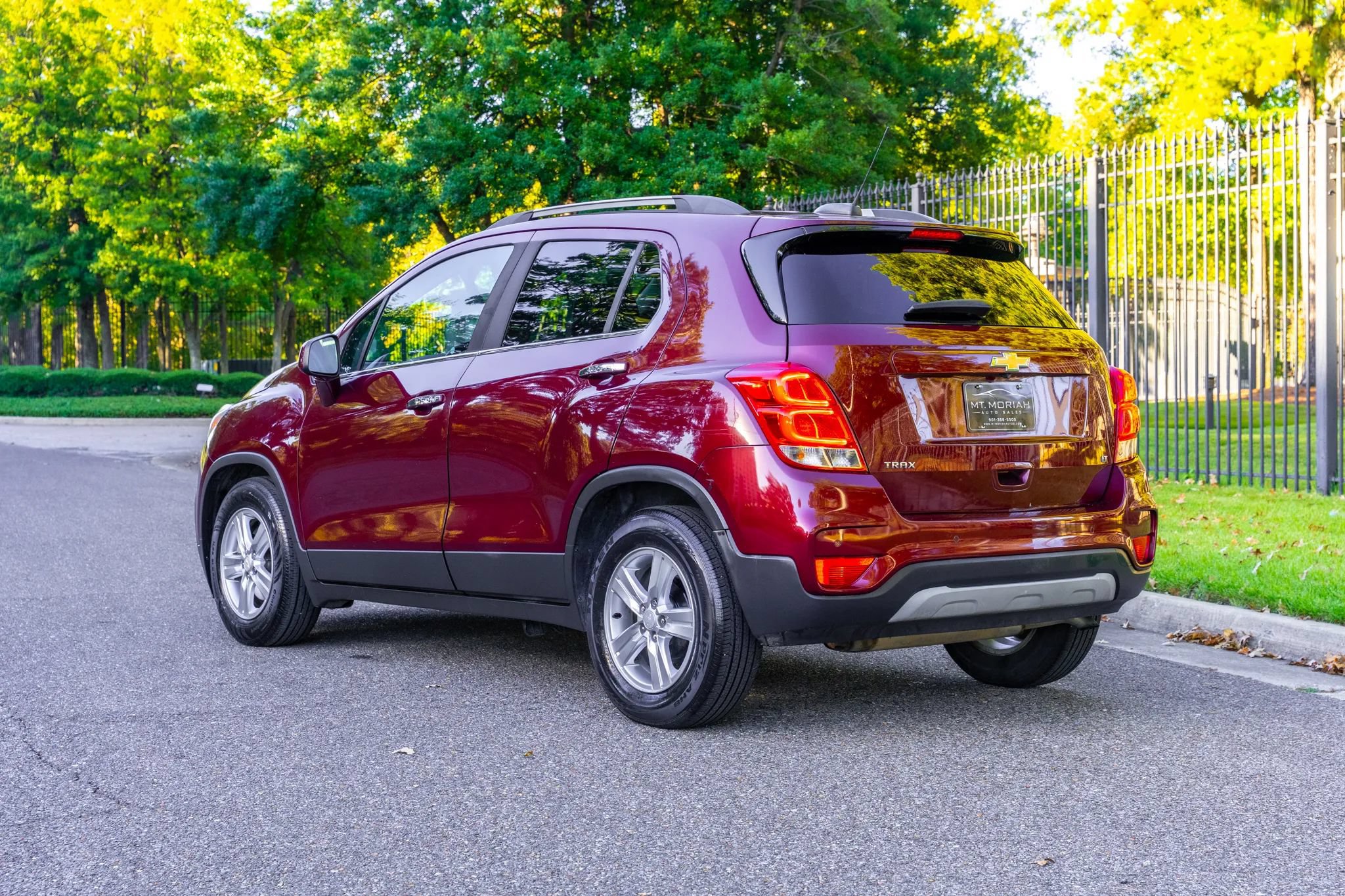 Used 2017 Chevrolet Trax LT w/ Driver Confidence Package FWD image 8