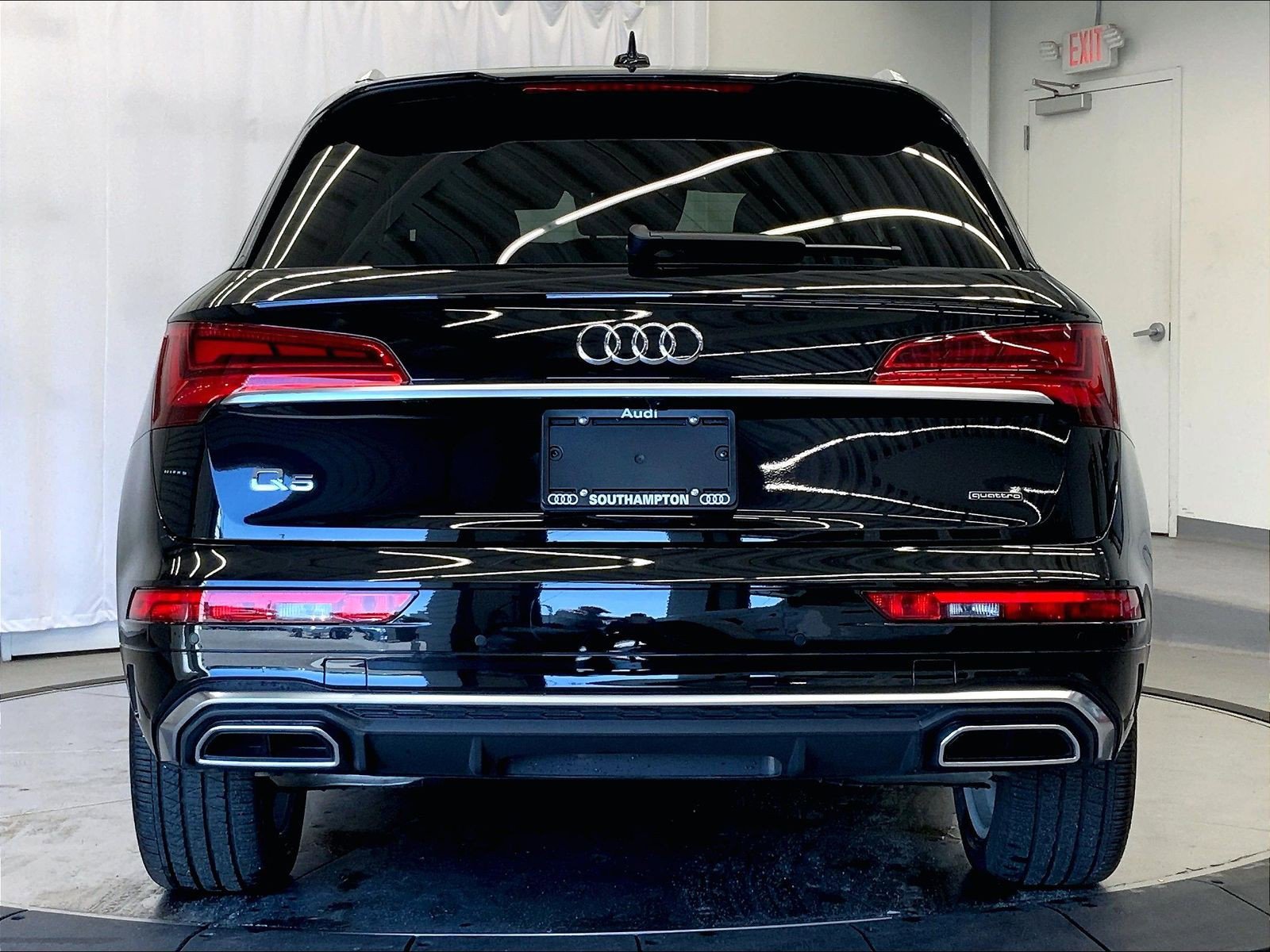 Certified 2023 Audi Q5 2.0T Prestige w/ Prestige Package AWD/4WD image 3