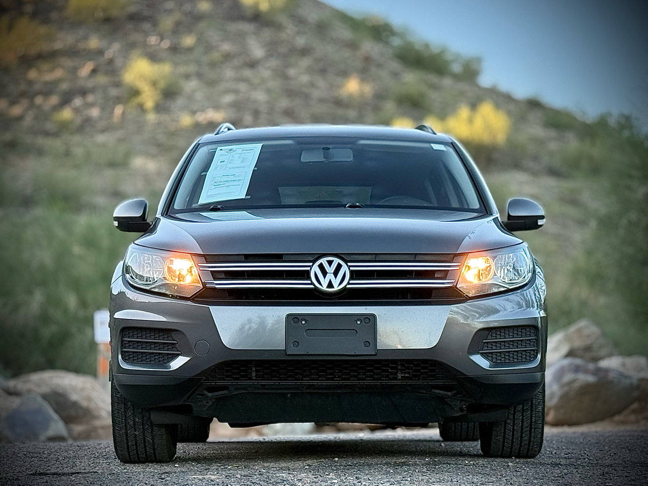 Used 2017 Volkswagen Tiguan Limited w/ Premium Package image 10