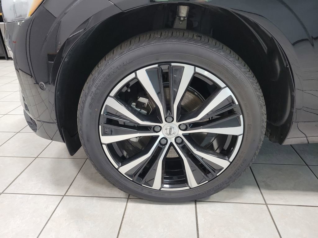 Used 2025 Volvo XC60 B5 Plus image 46