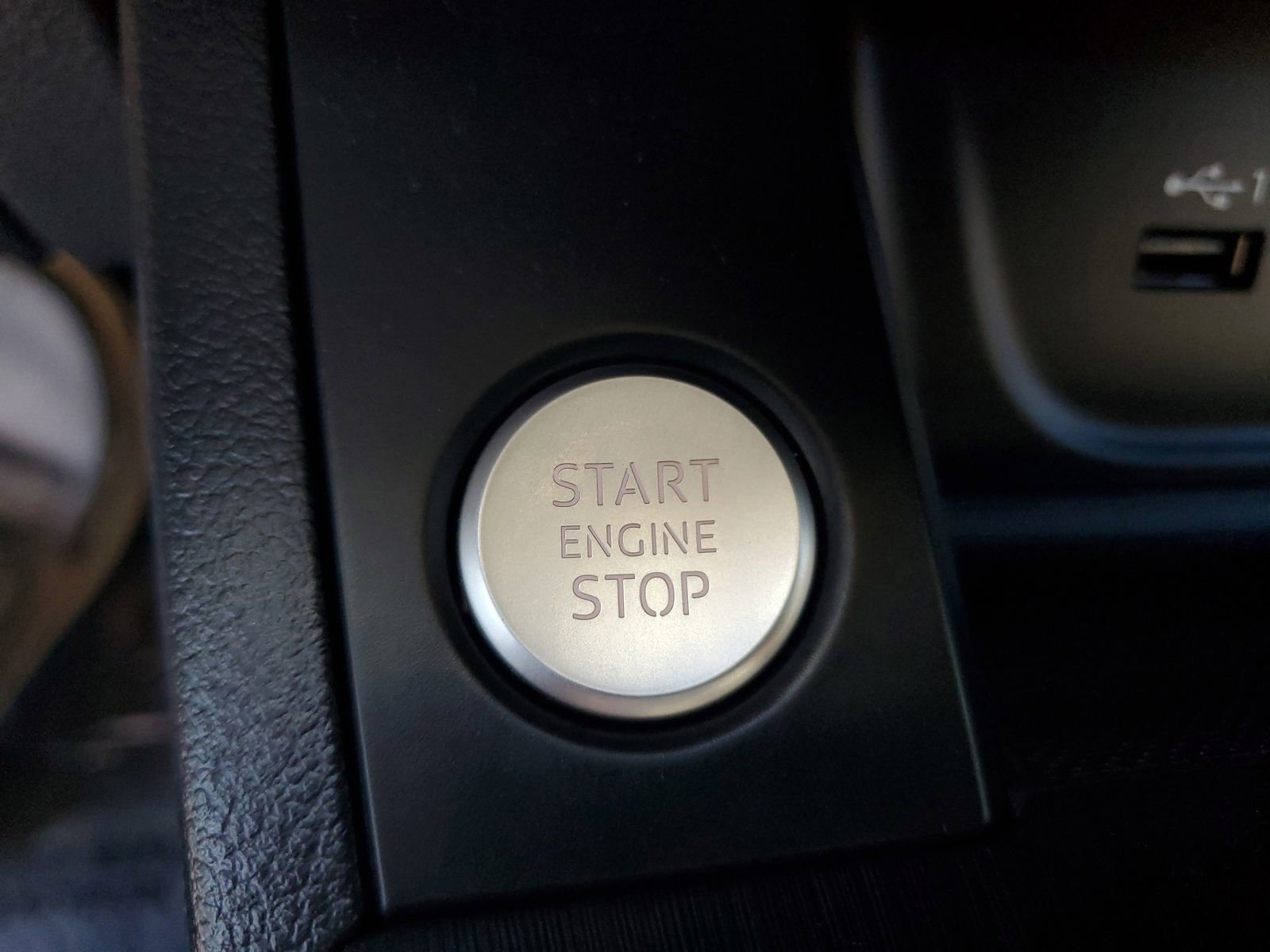 Used 2019 Audi A4 2.0T Premium image 26