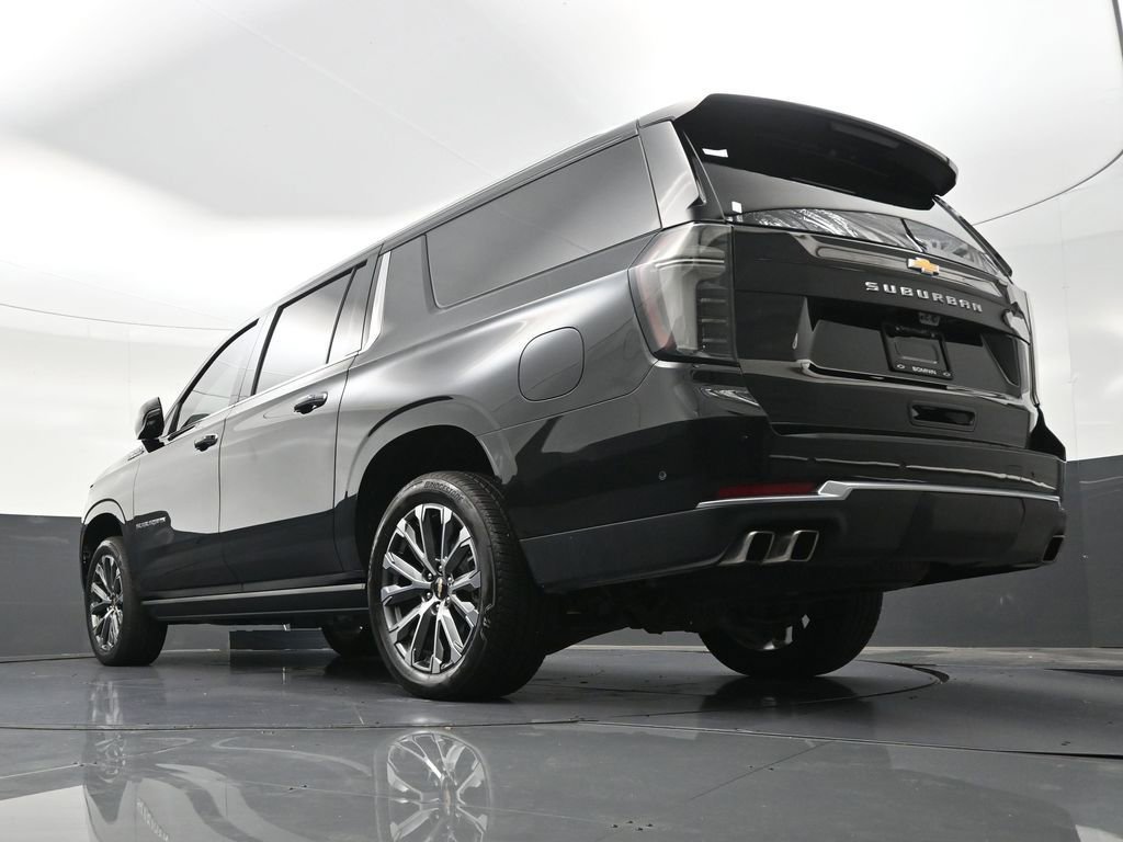 Used 2026 Chevrolet Suburban High Country AWD/4WD image 27