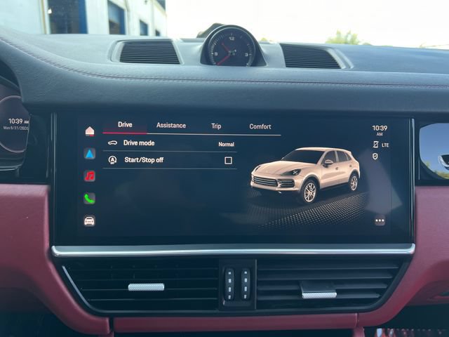 Used 2022 Porsche Cayenne AWD/4WD image 26