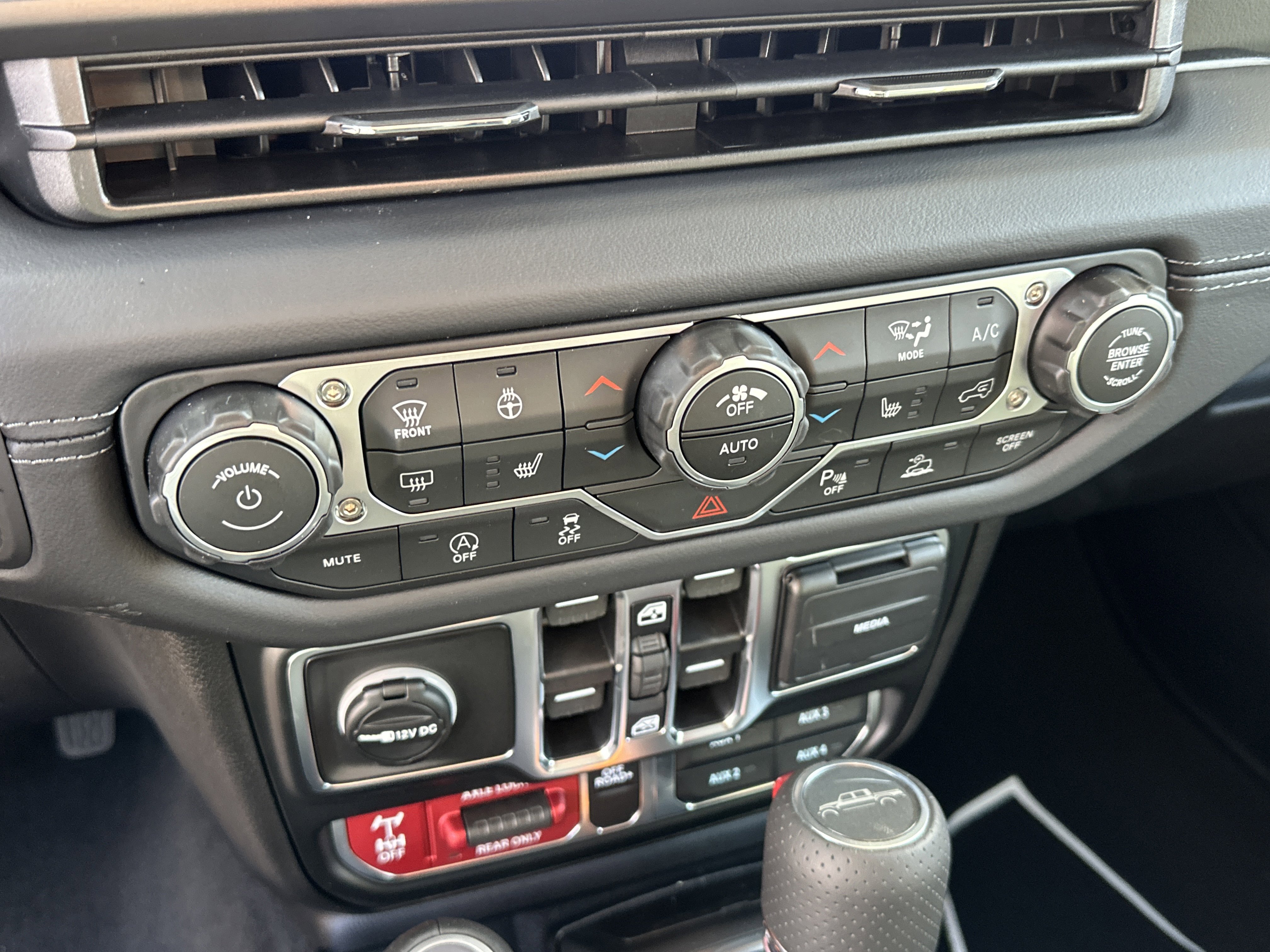 New 2026 Jeep Gladiator Mojave image 6