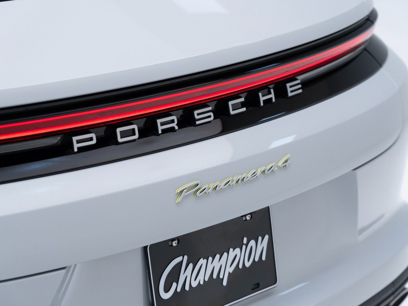 New 2026 Porsche Panamera 4 image 14
