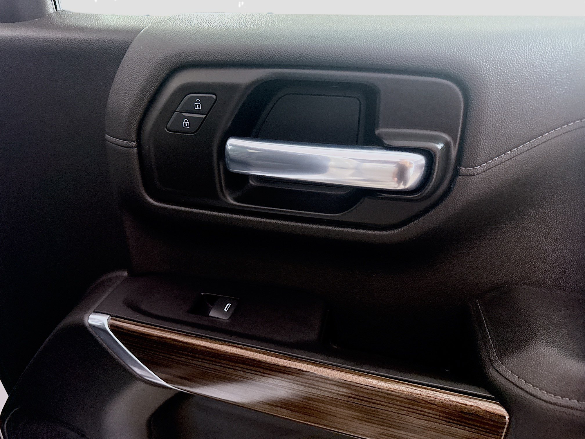 Used 2021 Chevrolet Silverado 1500 LT AWD/4WD image 31