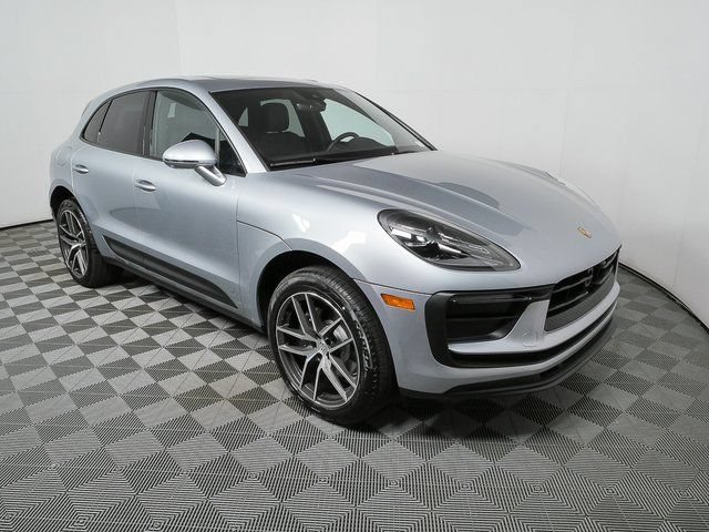Certified 2026 Porsche Macan AWD/4WD image 26