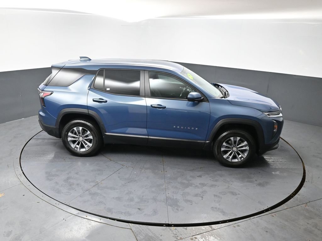 Used 2025 Chevrolet Equinox LT AWD/4WD image 42
