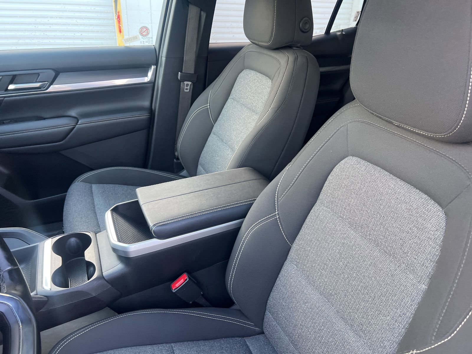 Used 2025 GMC Terrain Elevation image 8