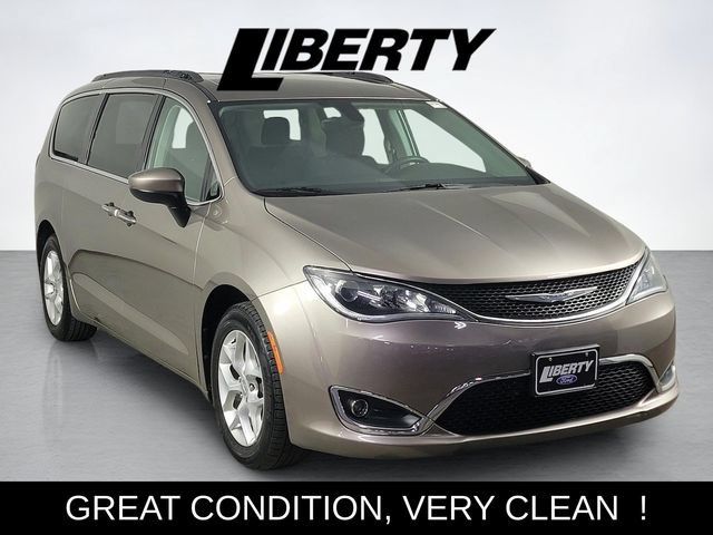 Used 2017 Chrysler Pacifica Touring Plus w/ Tire & Wheel Group FWD 360° Tour