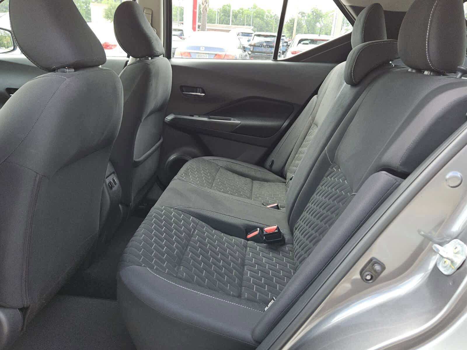 Used 2021 Nissan Kicks SV FWD image 4
