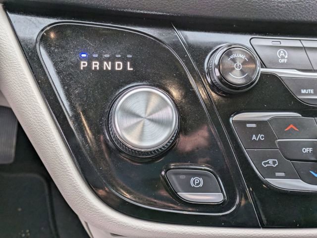 Certified 2018 Chrysler Pacifica Touring Plus image 19