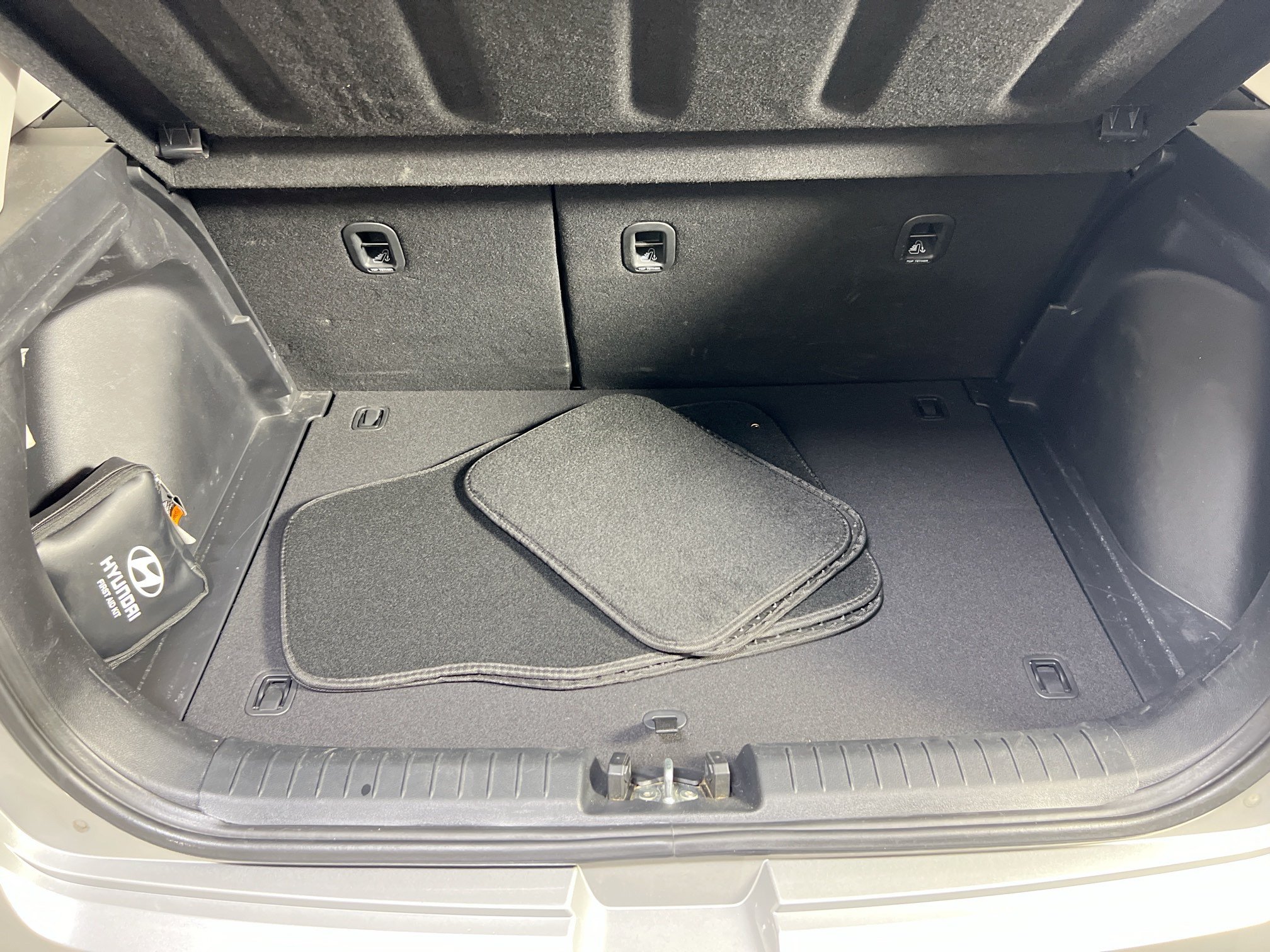 Used 2024 Hyundai Venue SEL FWD image 24