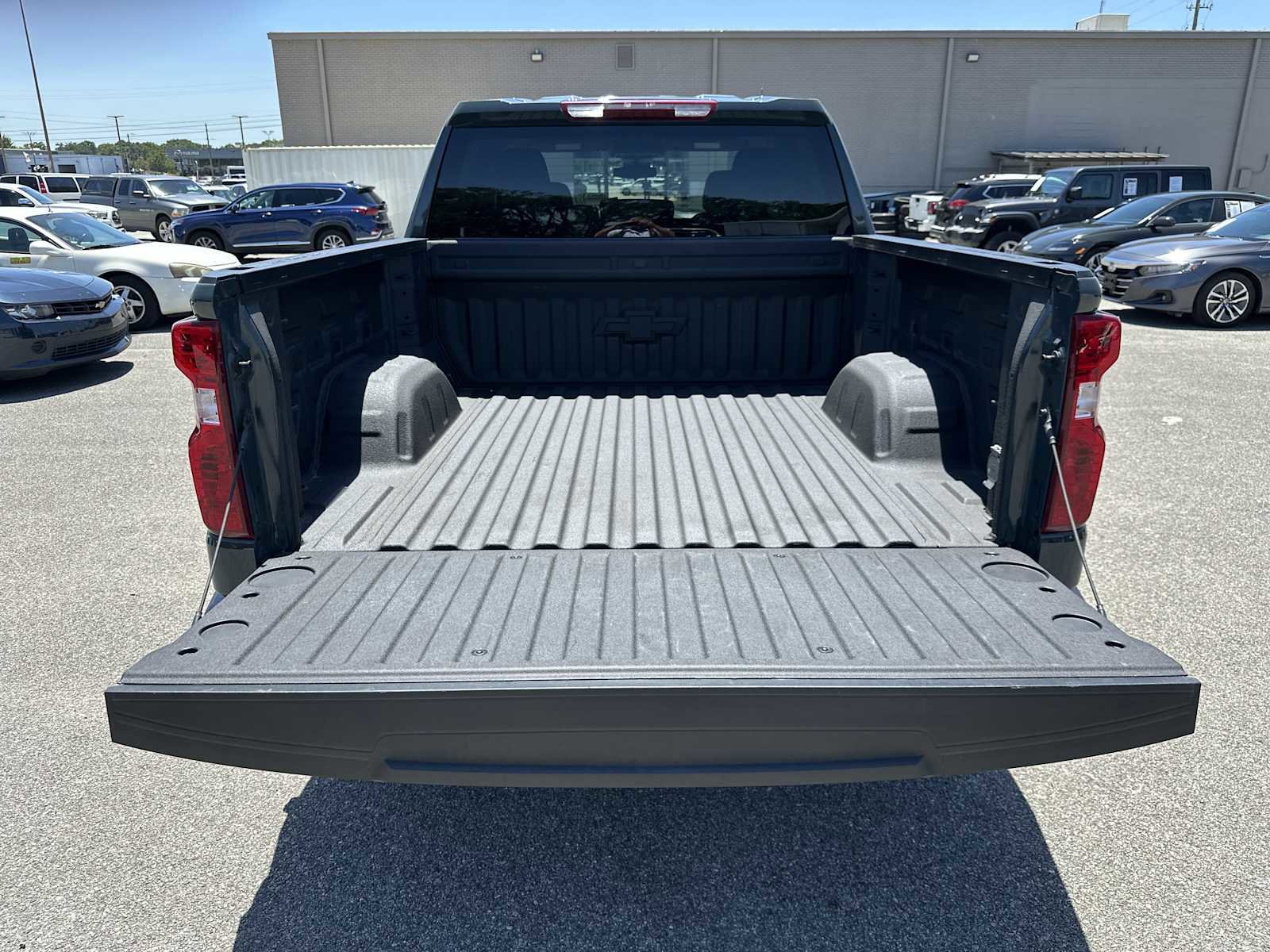 Used 2025 Chevrolet Silverado 1500 Custom Trail Boss AWD/4WD image 50