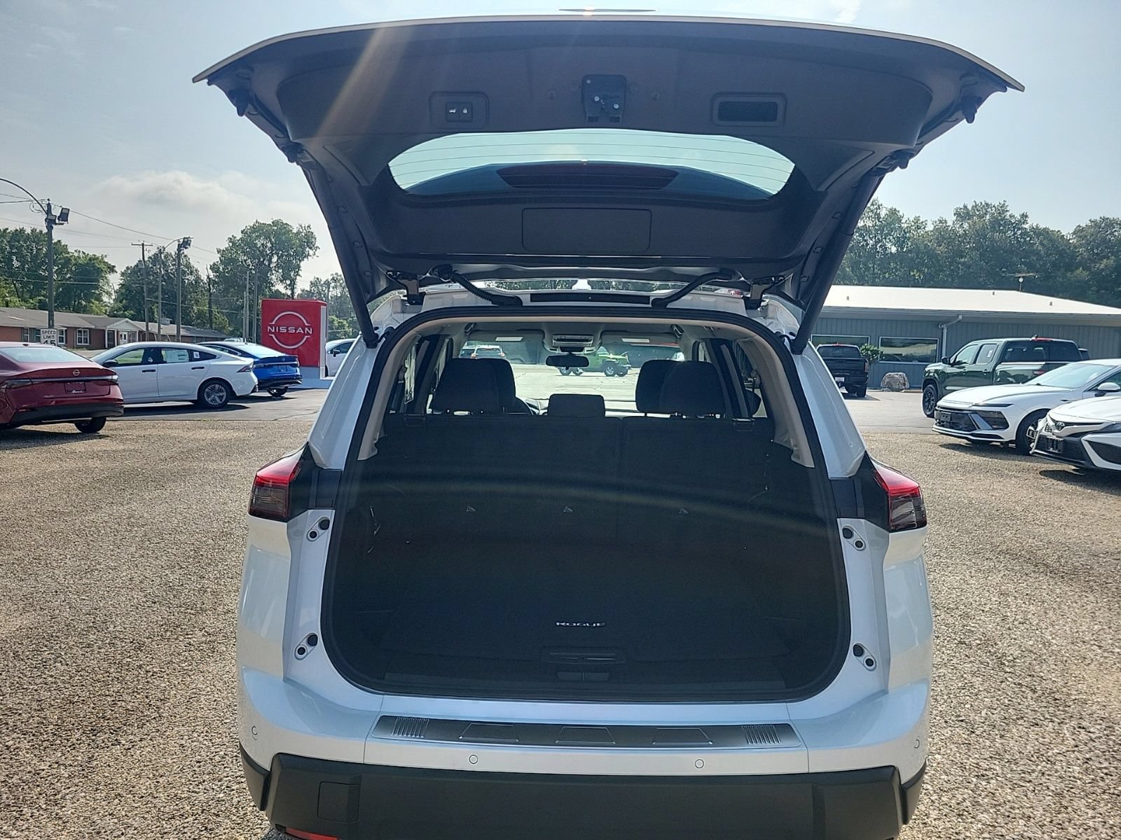 Certified 2026 Nissan Rogue SV AWD/4WD image 9