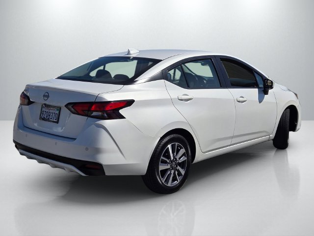 Used 2025 Nissan Versa SV FWD image 4