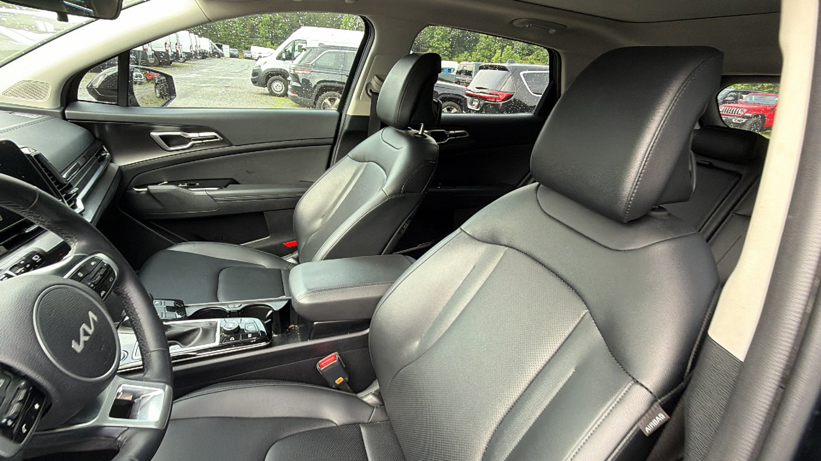 Used 2025 Kia Sportage EX w/ Premium Package FWD image 17