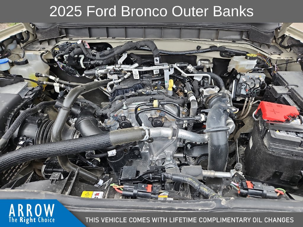 Used 2025 Ford Bronco Outer Banks AWD/4WD image 15