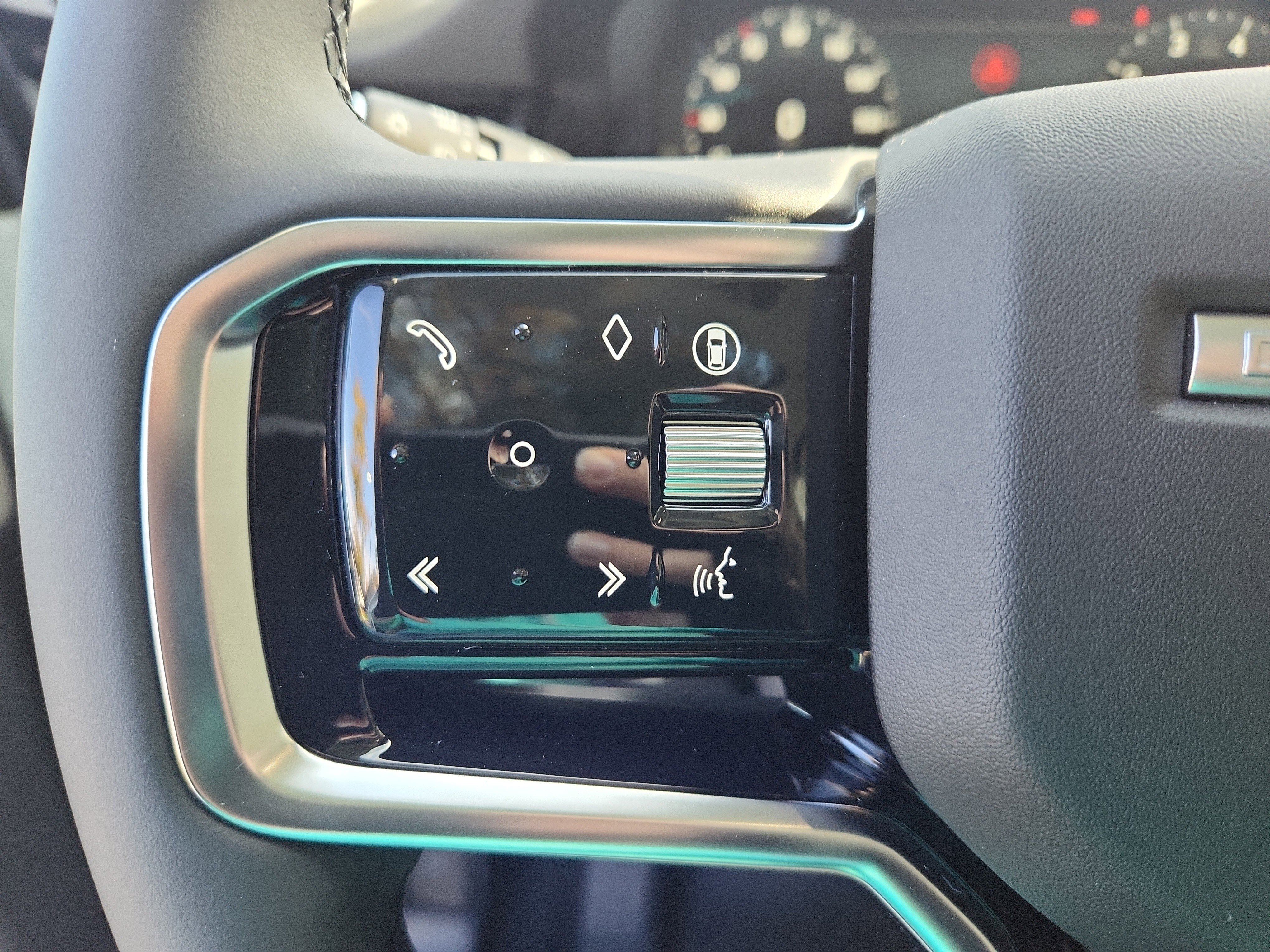 New 2025 Land Rover Discovery Sport S image 20