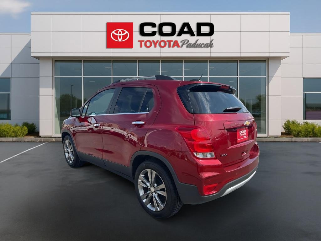 Used 2020 Chevrolet Trax LT w/ Driver Confidence Package FWD image 3