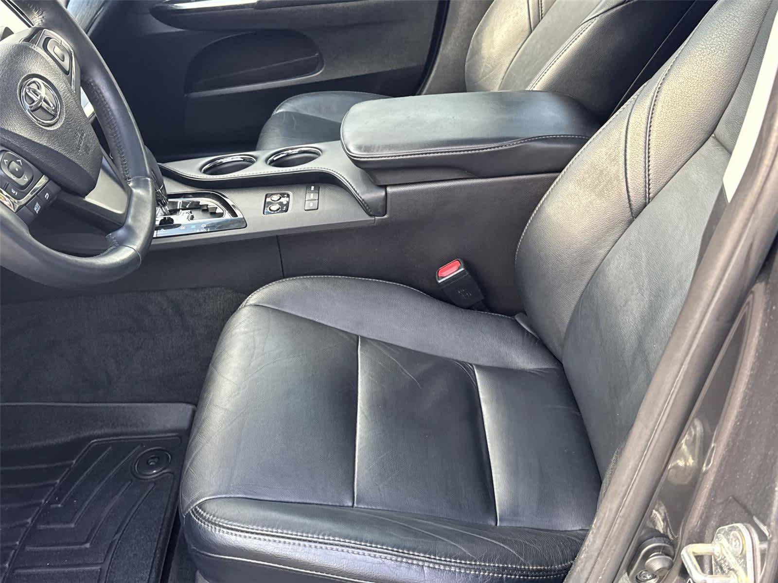 Used 2016 Toyota Avalon Touring FWD image 12