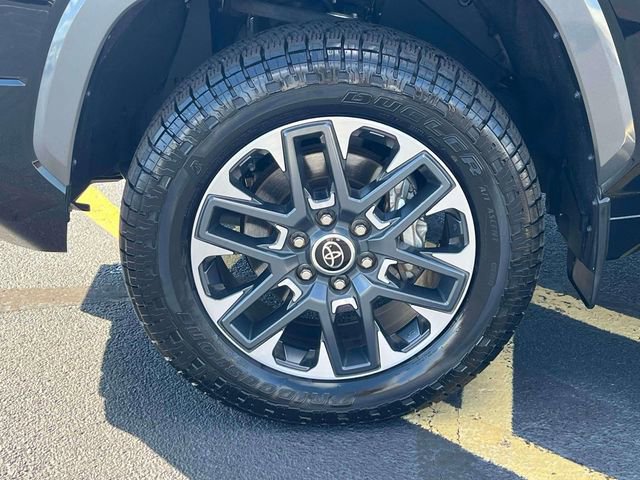 Used 2022 Toyota Tundra Limited AWD/4WD image 7