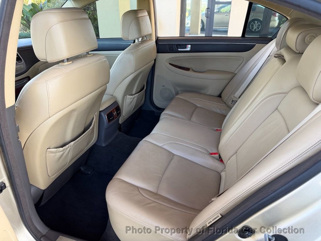 Used 2012 Hyundai Genesis 3.8 w/ Premium Pkg image 9